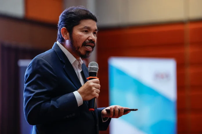 Malaysia's export unit value index dips slightly in November 2025