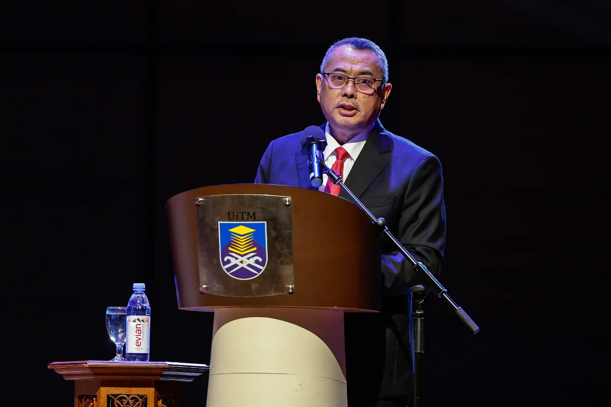 Chief Justice urges law students to blend theory with practical training Chief Justice urges law students to blend theory with practical training