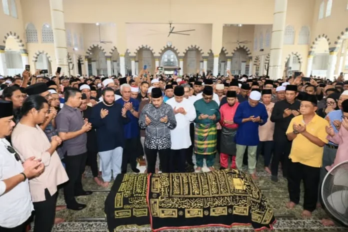Sabah leaders join funeral prayers for late MP Bung Moktar