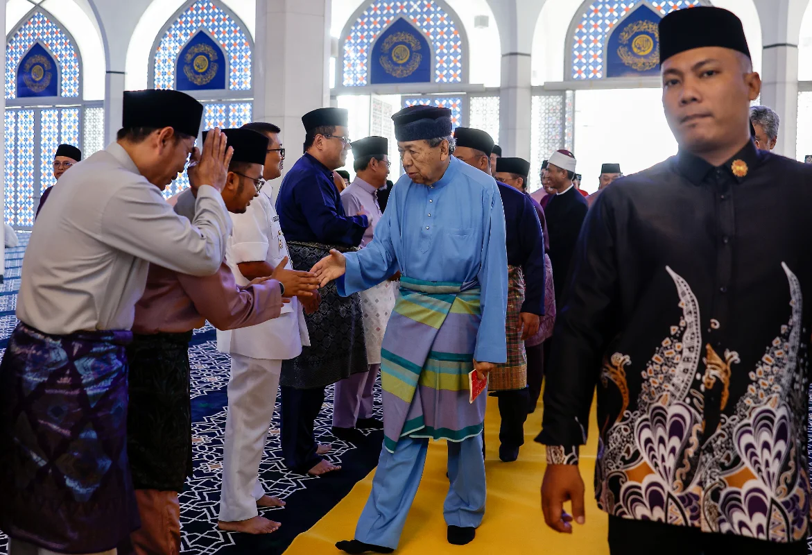 Selangor_Sultan_attends_religious_ceremony_for_80th_birthday