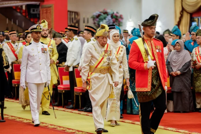Selangor_Sultan_criticises_rowdy_MPs__calls_for_respectful_debate