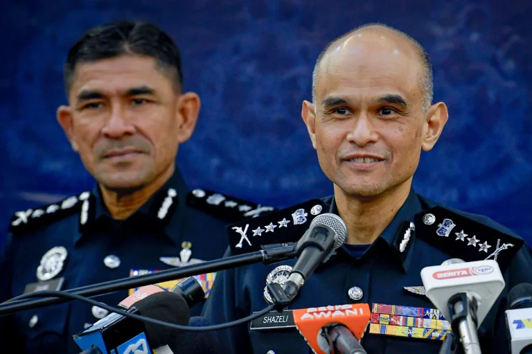 Polis tumpas dua pusat panggilan penipuan dalam talian di Sepang