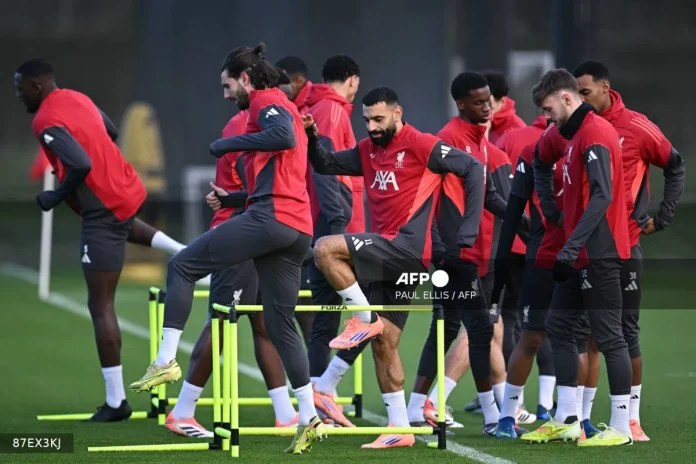 Steven_Gerrard_urges_Mohamed_Salah_to_stay_and_repair_Liverpool_rift