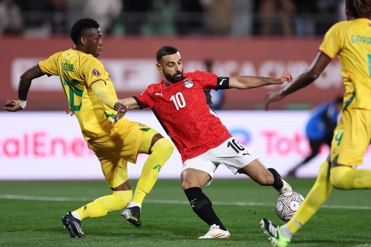 TOPSHOTS-TOPSHOT-FBL-AFR-2025-MATCH_03-EGY-ZWE-215805 Egypt's forward Mohamed Salah