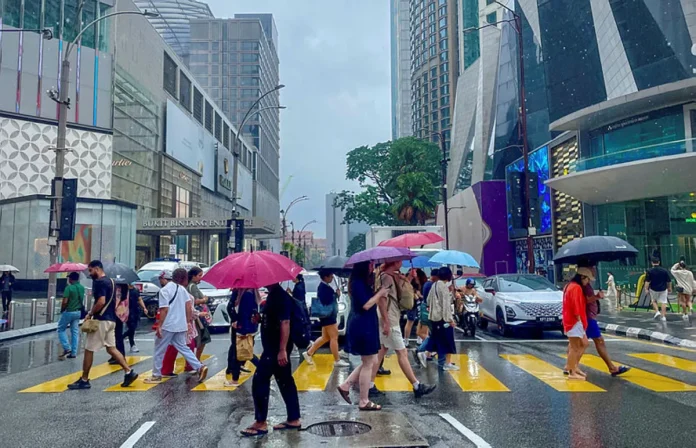 Thunderstorm and heavy rain warning issued for multiple states until 7pm