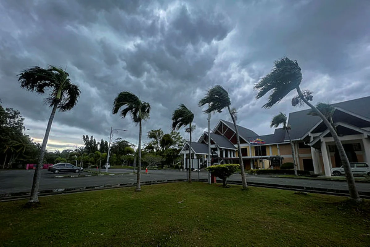 Thunderstorm and heavy rain warning issued for several states until 5 pm