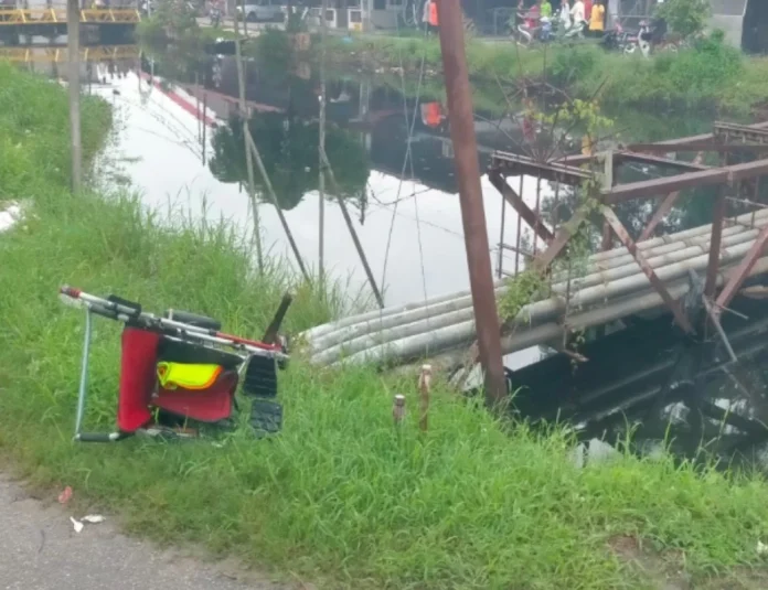 Warga emas OKU lemas selepas terjatuh dari kerusi roda ke tali air