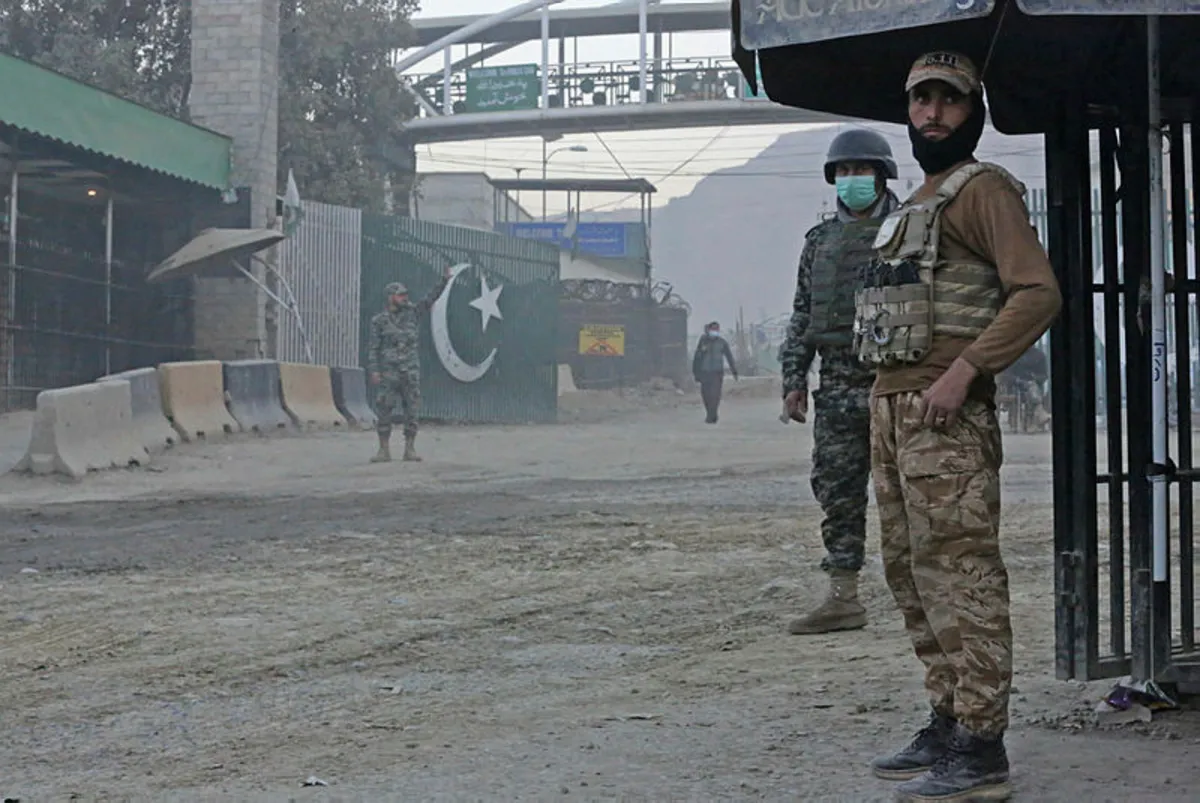 afghanistan-pakistan-border Pakistan, Afghanistan exchange heavy fire along border, officials say