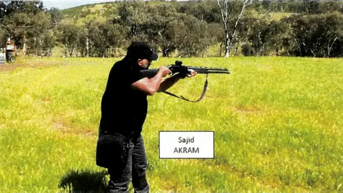 Homemade bombs thrown before Bondi mass shooting, but failed to detonate, police tell court