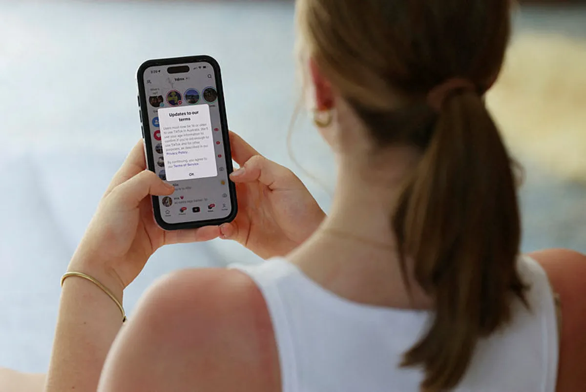 australia-socialmedia-t69393df1-m800-x97f612bf Australia leader defends social media ban as teens brag about staying online