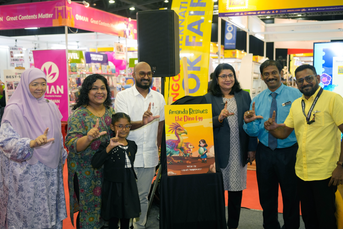 Meet aayushi, malaysia’s shining young author Meet aayushi, malaysia’s shining young author
