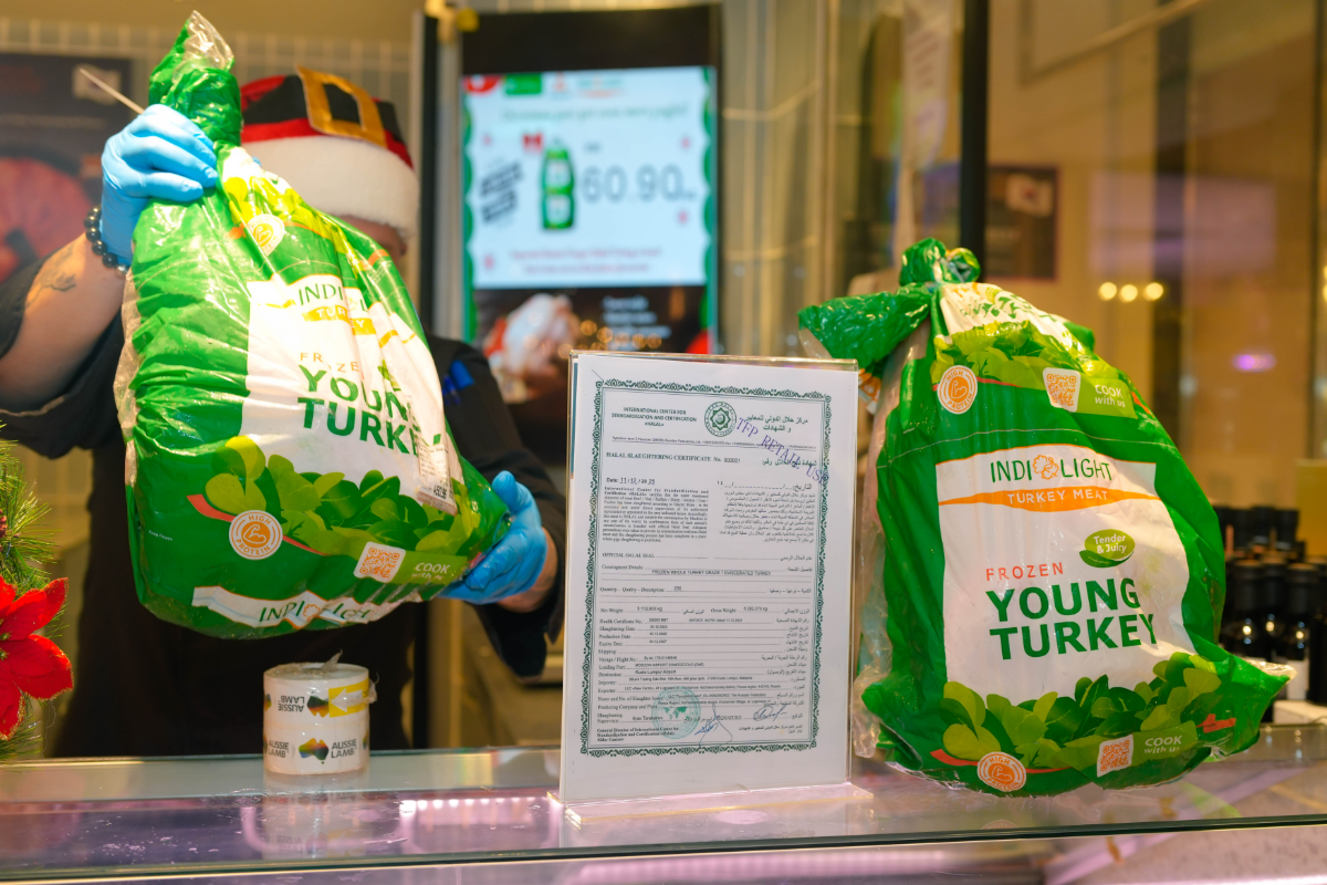 Jakim’s halal certification on display at the launch, marking the approval of halal turkey in malaysia.