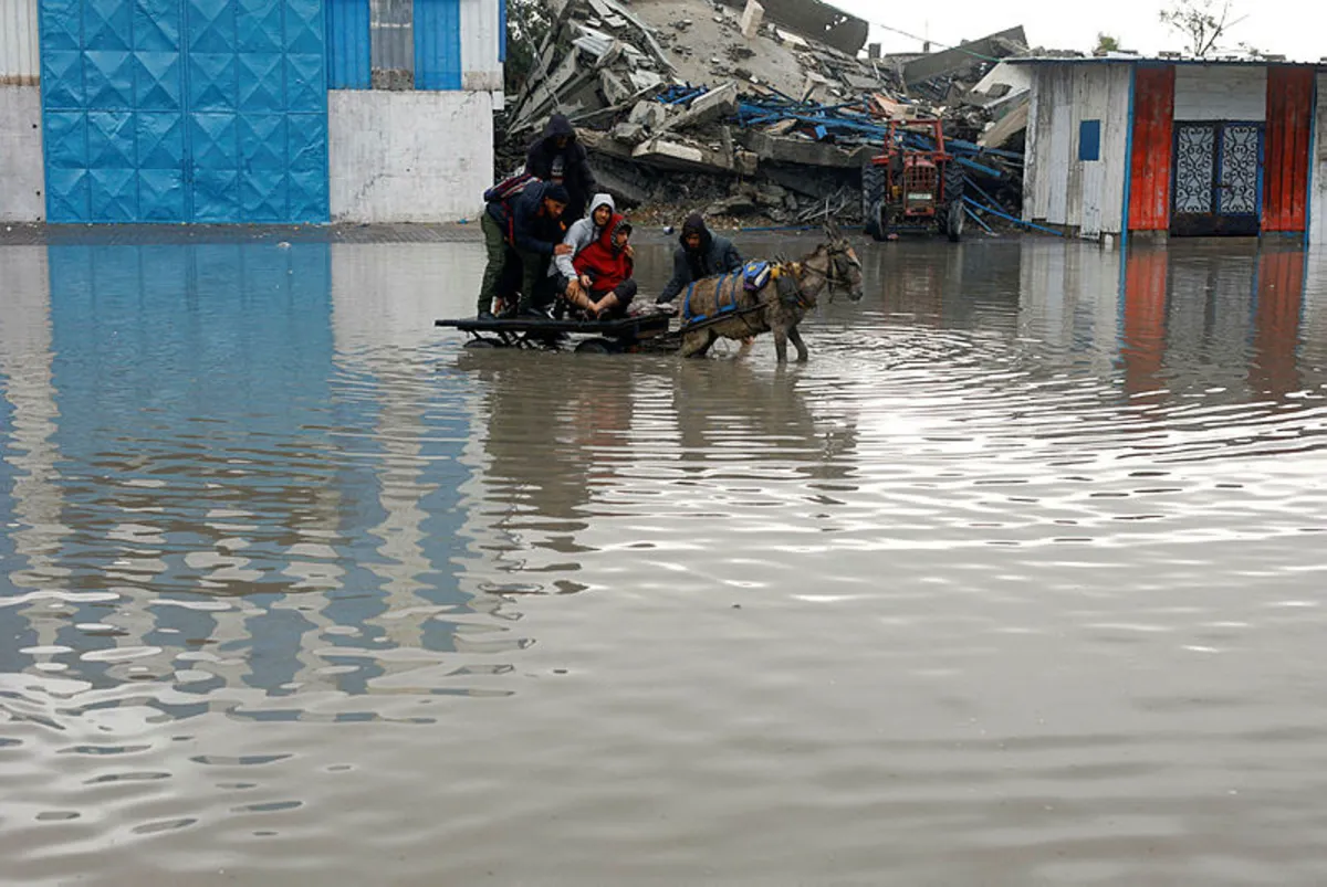 israel-palestinians-gaza (4) Hujan lebat di Gaza ragut 10 nyawa, WHO beri amaran wabak penyakit
