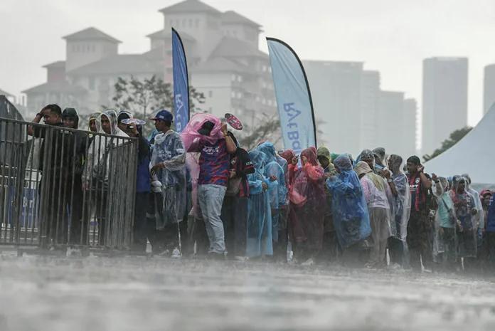 piala-fa Hujan lebat tahap buruk landa Kelantan, Terengganu hingga Khamis