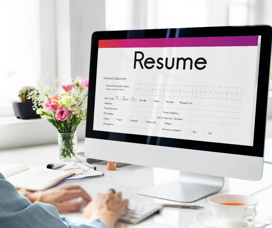 Over 3,000 Malaysians flood Khairul Aming with job applications for new restaurant Over 3,000 Malaysians flood Khairul Aming with job applications for new restaurant