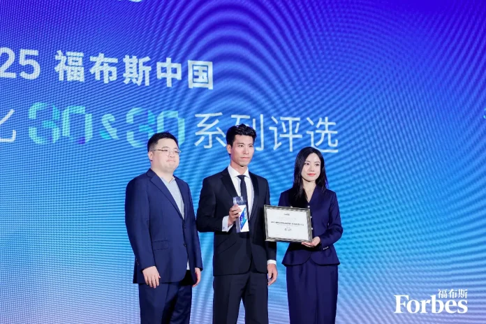 singapore-s Singapore’s Leading Ergonomic Chair Brand Hinomi Recognized by Forbes