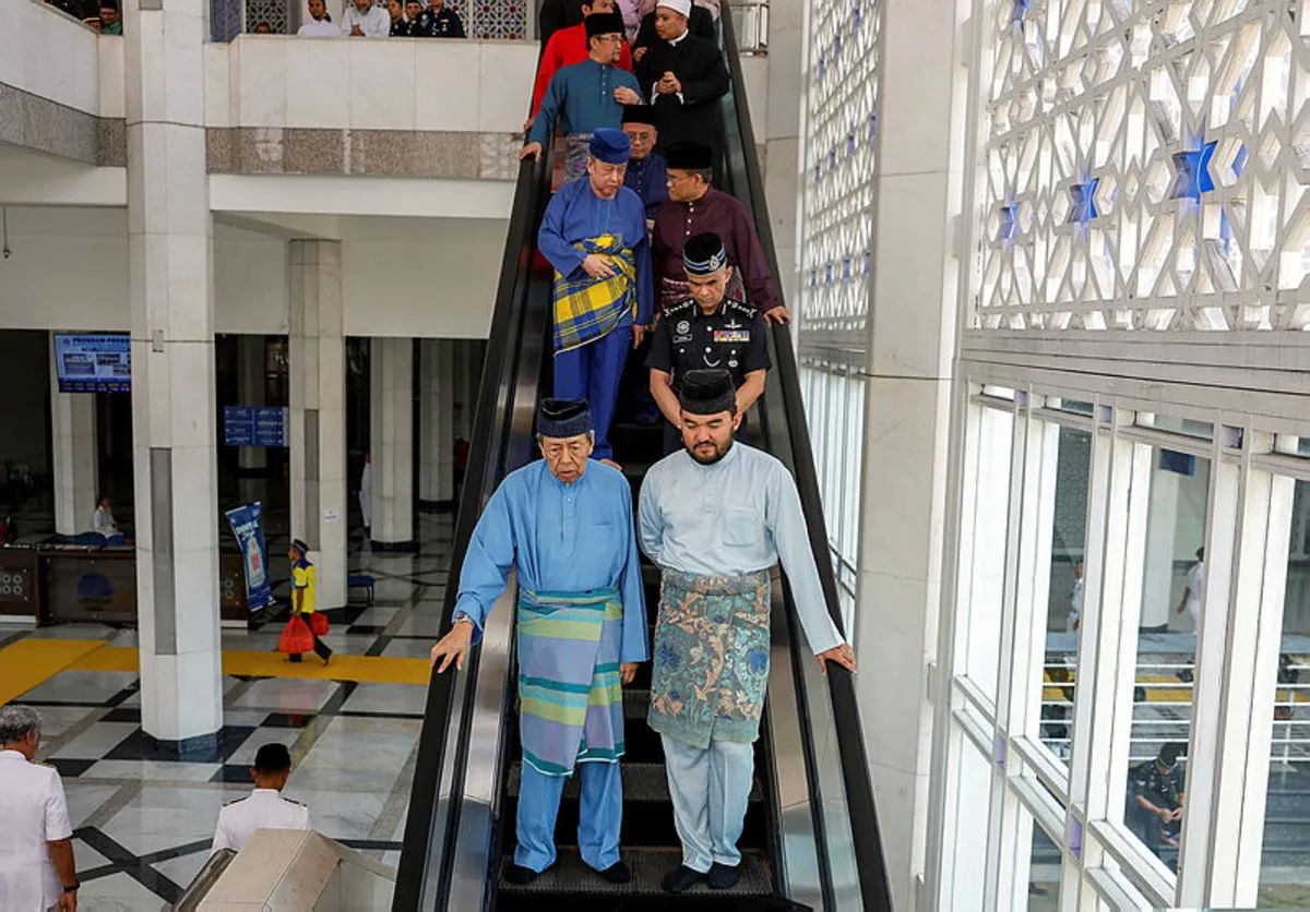 sultan (1) Raja Muda Selangor lawat Beijing perkasa belia dan teknologi