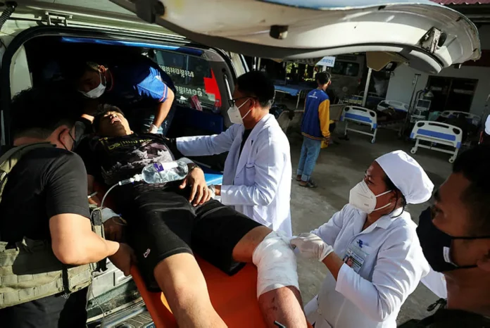 thailand-cambodia-military Cambodia says Thai military bombs Poipet casino hub on border