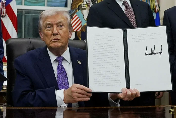 usa-trump (4) Trump signs order aimed at curbing state AI laws