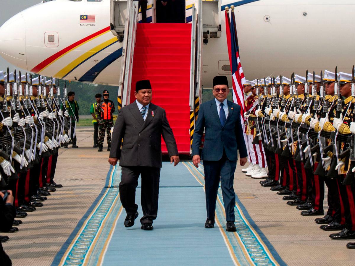  PM Anwar lawat Indonesia, berbincang dengan Presiden Prabowo