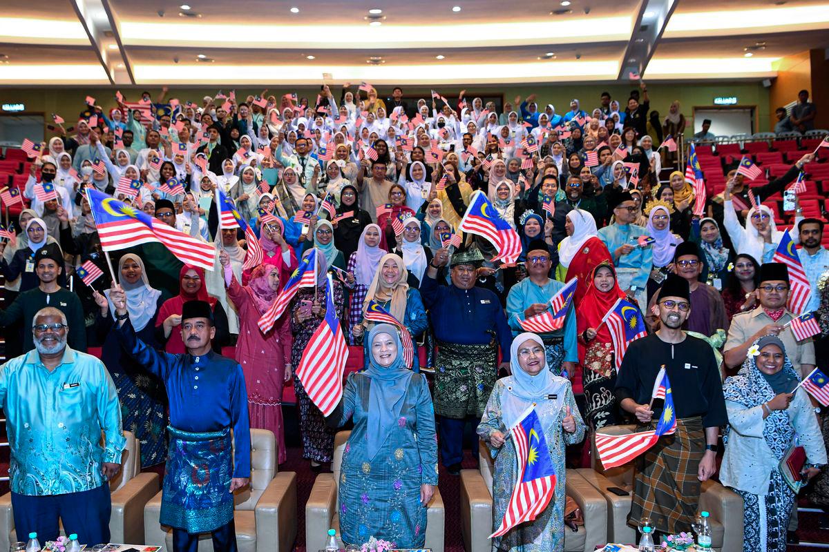 1 House 1 Jalur Gemilang campaign expands to health sector