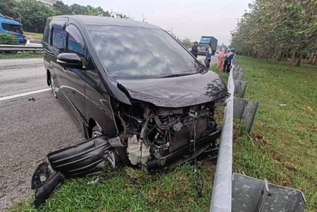 12-year-old girl dies in tragic PLUS expressway crash near Jasin 12-year-old girl dies in tragic PLUS expressway crash near Jasin
