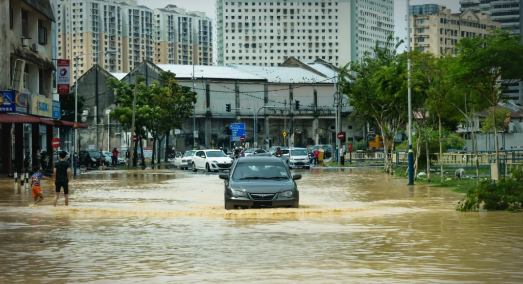 Floods are among the climate-related hazards linked to rising health risks, including injury, infection and mental health stress. - PIC FROM 123RF