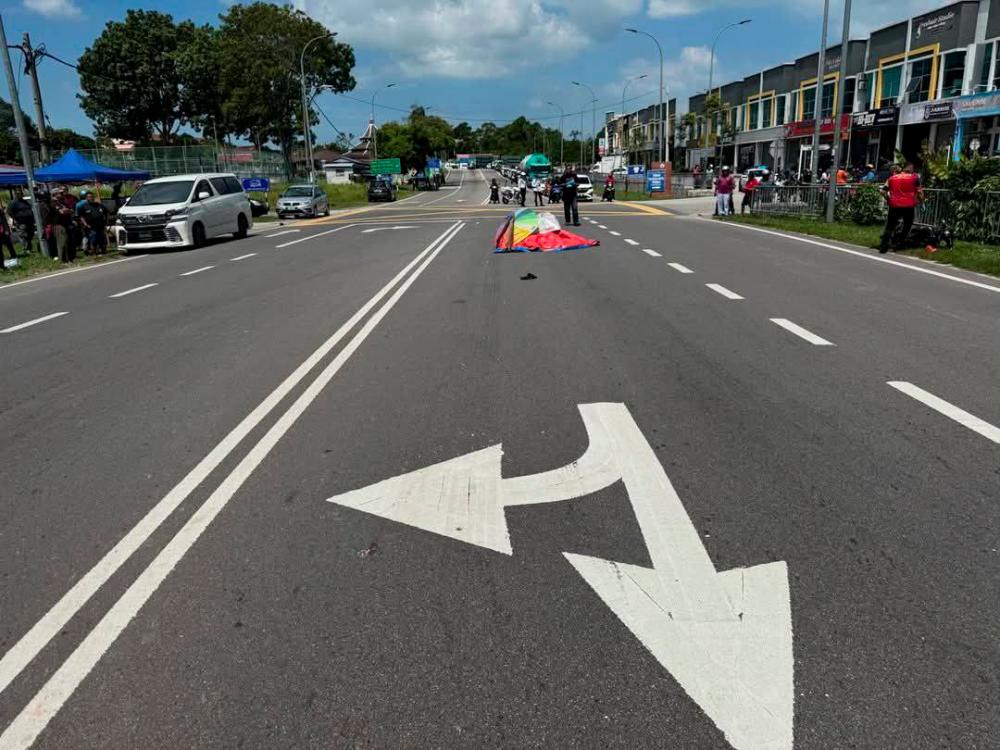 15-year-old nasi kerabu seller killed in fatal crash involving trailer