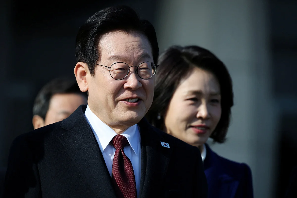 South Korean president uses penguin cartoon to urge meeting with Kim Jong Un South Korean president uses penguin cartoon to urge meeting with Kim Jong Un