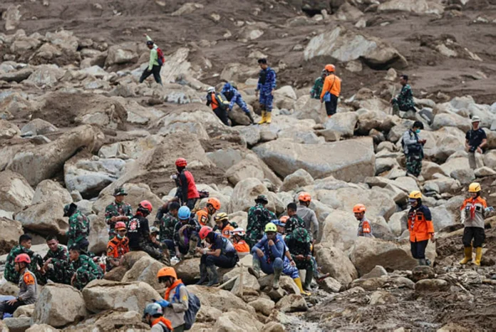 2026-01-27T053349Z_1580494967_RC2H9JAUBJHW_RTRMADP_3_INDONESIA-LANDSLIDE_t69784057_m600_xef7c5de6 Indonesia landslide death toll rises to 49, agency says