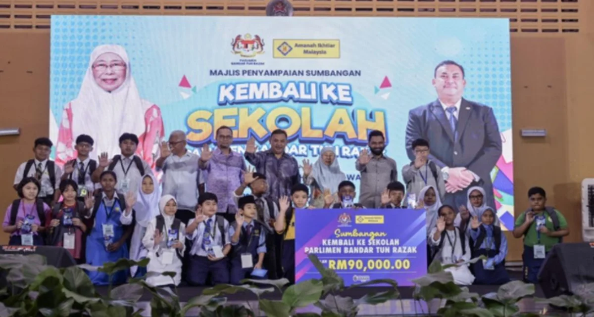 600_Bandar_Tun_Razak_students_get_RM150_school_vouchers 600 Bandar Tun Razak students get RM150 school vouchers