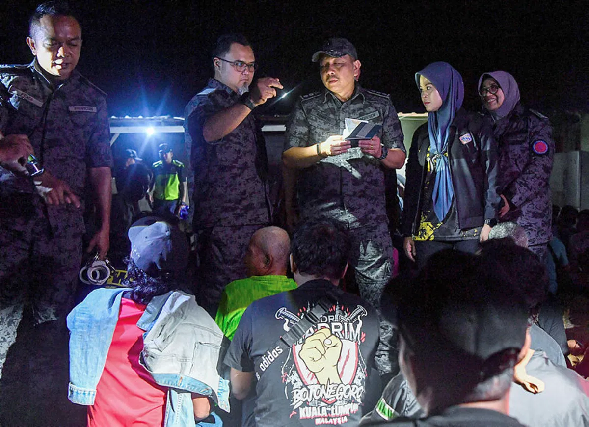 77 illegal immigrants detained in Negeri Sembilan factory raids 77 illegal immigrants detained in Negeri Sembilan factory raids