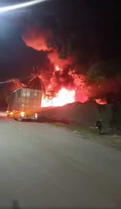 95% of Olak Lempit factory blaze extinguished, probe begins