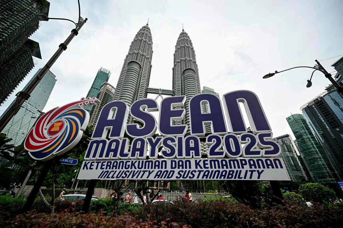 ASEAN ministers, Qatari Foreign Minister arrive in KL ahead of 46th ASEAN Summit ASEAN ministers, Qatari Foreign Minister arrive in KL ahead of 46th ASEAN Summit