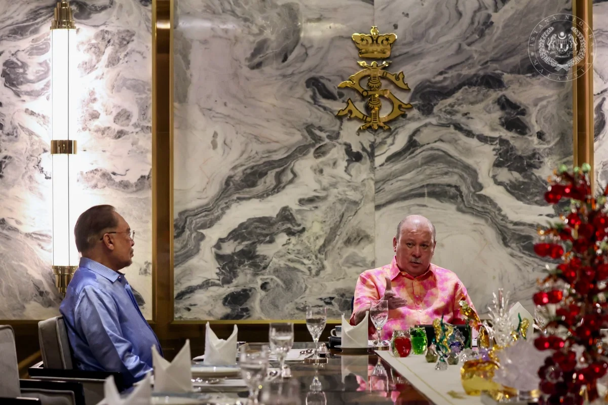 Agong_terima_menghadap_PM_Anwar__peroleh_taklimat_isu_semasa_negara Agong terima menghadap PM Anwar, peroleh taklimat isu semasa negara