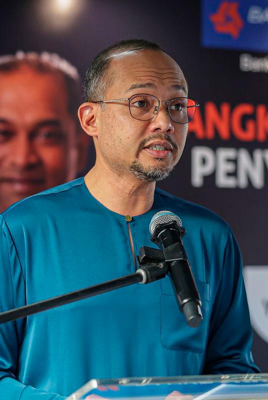 Ahmad Shahril appointed as CEO of Bank Rakyat Ahmad Shahril appointed as CEO of Bank Rakyat