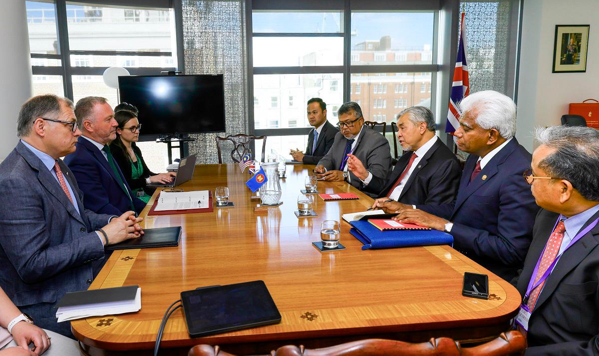 Ahmad Zahid, Steve Reed discuss disaster management and climate change issues Ahmad Zahid, Steve Reed discuss disaster management and climate change issues