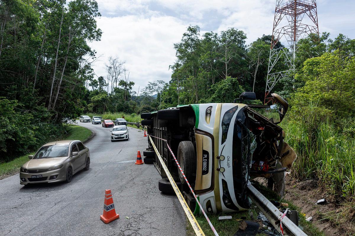 Ahmad Zahid extends condolences to families of UPSI students killed in Gerik bus crash Ahmad Zahid extends condolences to families of UPSI students killed in Gerik bus crash