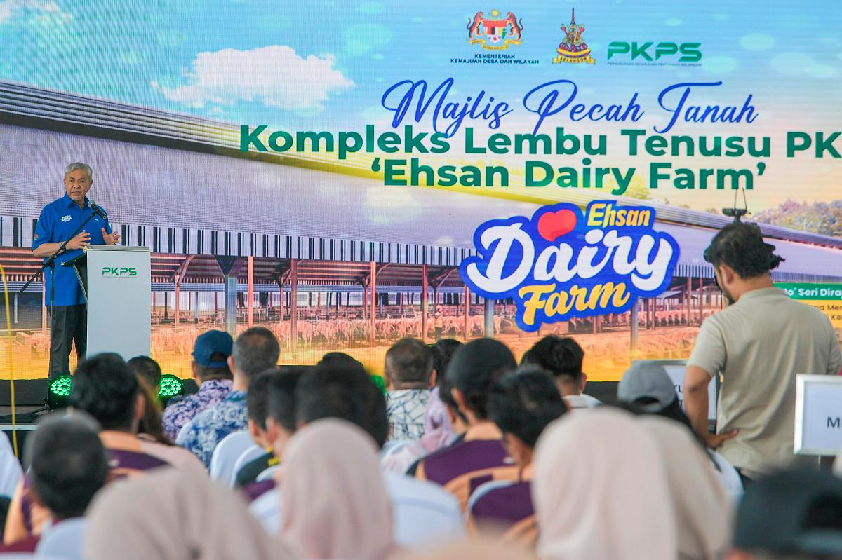 Ahmad Zahid galak TVET perkasa sektor pertanian negara Ahmad Zahid galak TVET perkasa sektor pertanian negara