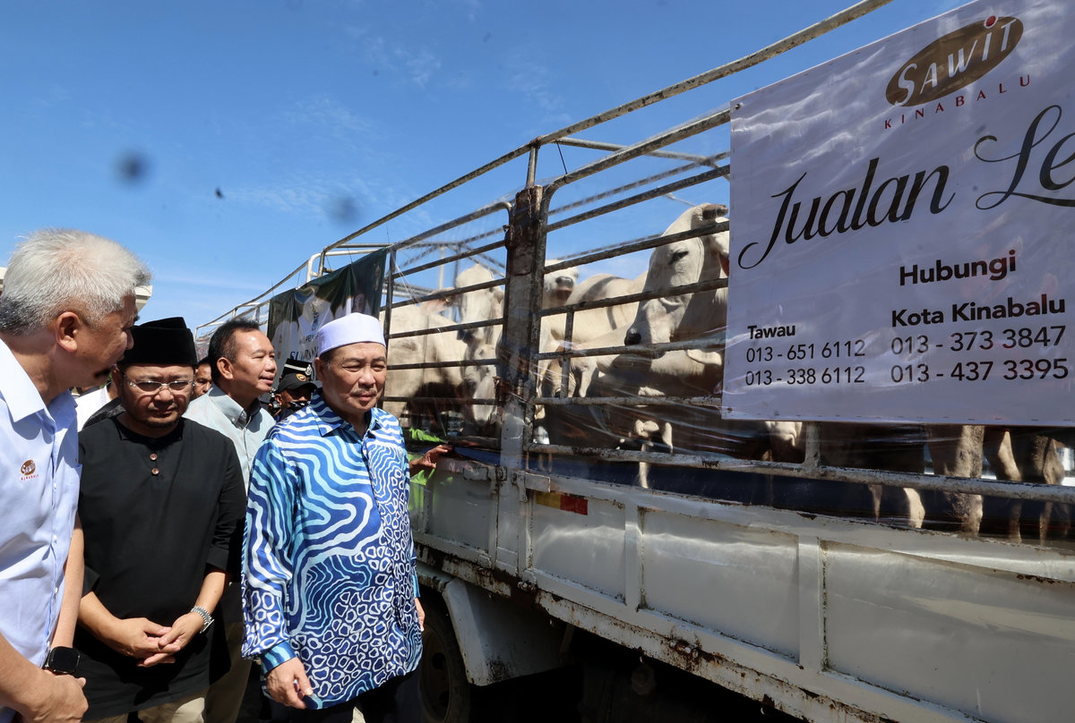 Aidiladha: Hajiji distributes over 200 cows for ‘ibadah korban’