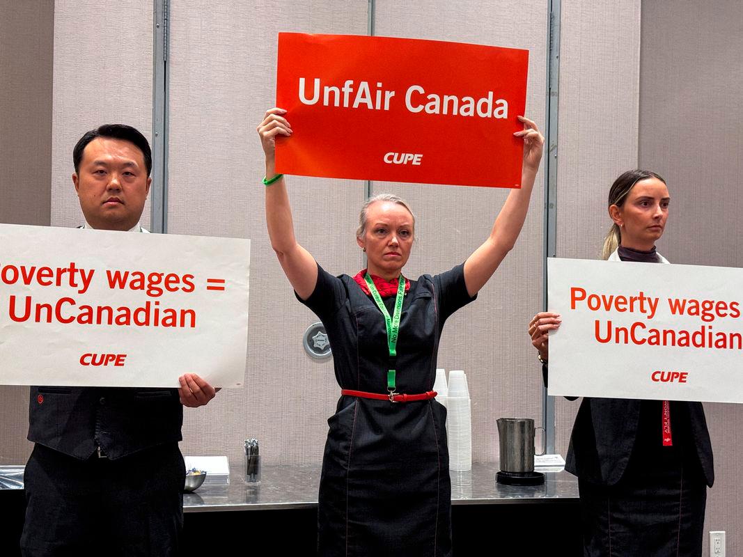 Air Canada cancels 700 flights as strike threat disrupts travel Air Canada cancels 700 flights as strike threat disrupts travel
