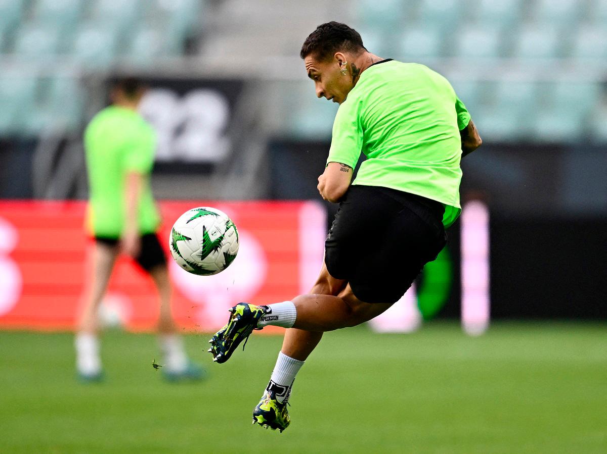 Antony revival boosts Betis dream of first Euro trophy