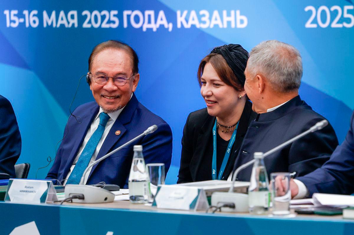 Anwar-Putin camaraderie seen as strategic, mutually rewarding in a polarised global landscape