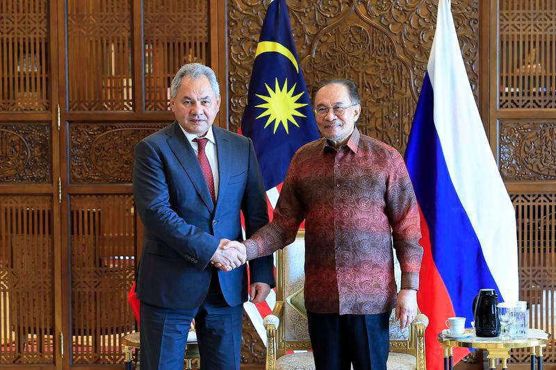 Anwar, Shoigu discuss key issues to strengthen bilateral ties Anwar, Shoigu discuss key issues to strengthen bilateral ties