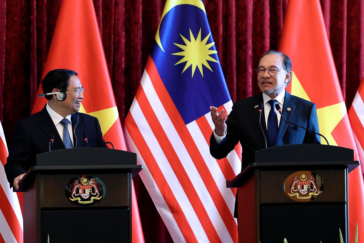 Anwar hails ASEAN Power Grid success, praises Vietnam’s role in energy transition Anwar hails ASEAN Power Grid success, praises Vietnam’s role in energy transition