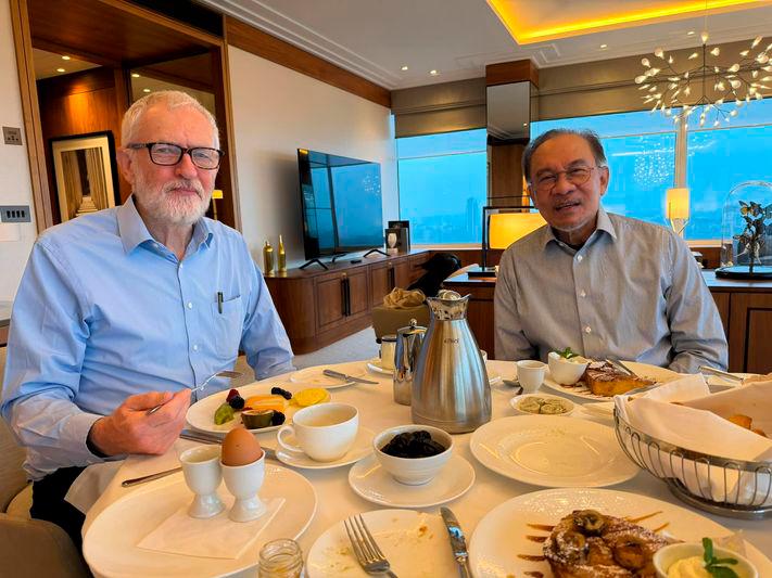 Anwar meets Corbyn, leaders share views on Malaysia-UK ties, ceasefire in Gaza