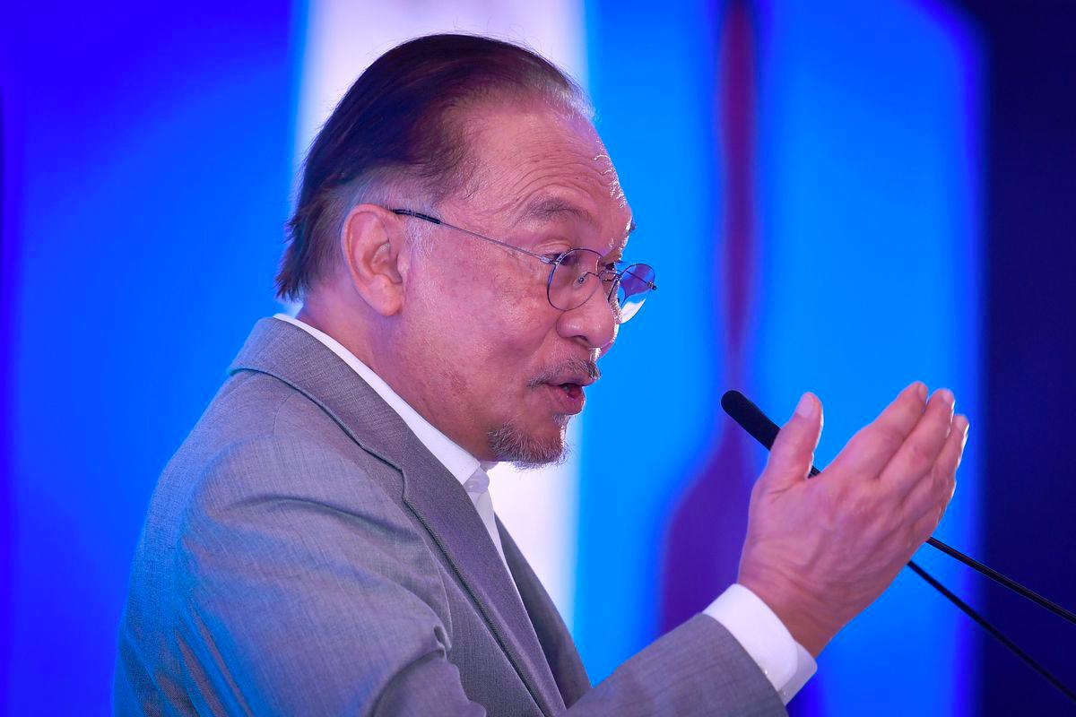 Anwar praises EPF’s efforts in enhancing retirement adequacy