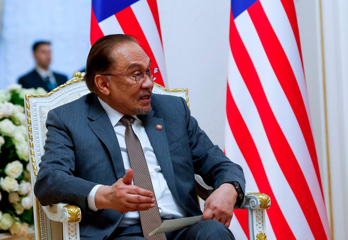 Anwar reaffirms commitment to ASEAN cohesion, maintains strong ties with Cambodia Anwar reaffirms commitment to ASEAN cohesion, maintains strong ties with Cambodia