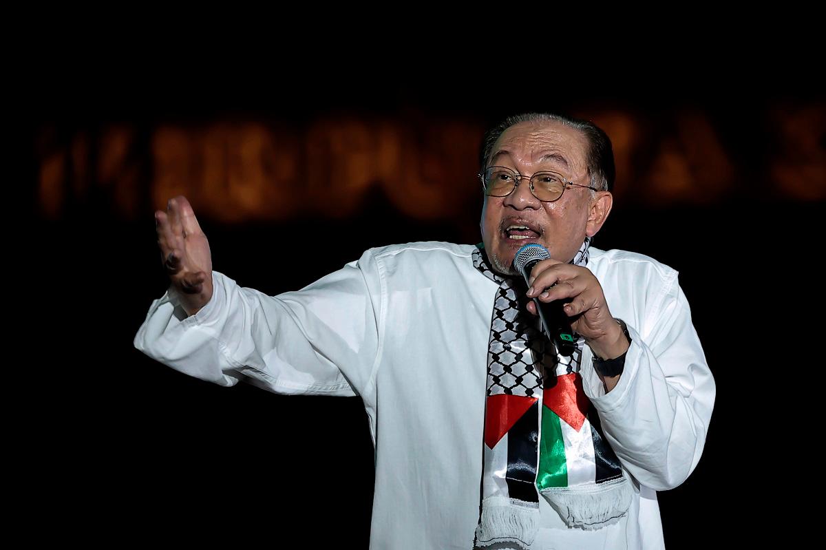 Anwar urges continued global pressure on Israel over Palestine crisis