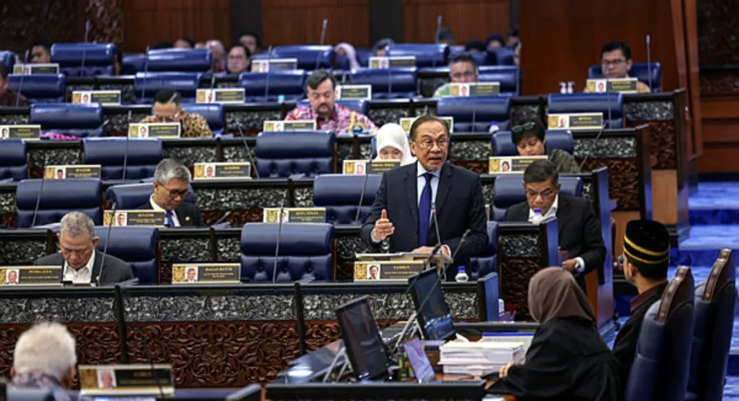 Anwar announces free education aid for OKU students in Malaysia